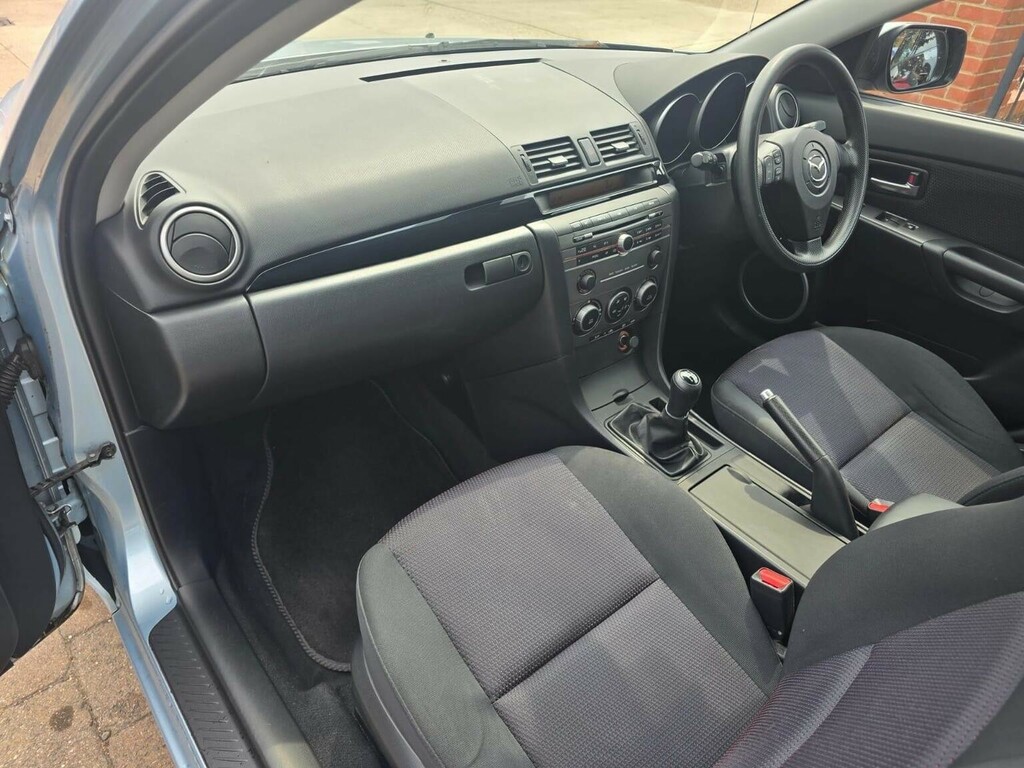 Mazda 3 06 Mazda Mazda3 1.6 Ts Hatchback Blue #11