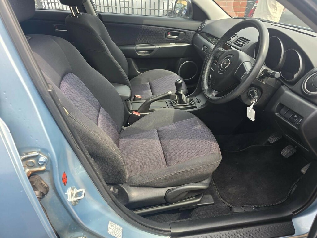 Mazda 3 06 Mazda Mazda3 1.6 Ts Hatchback Blue #8