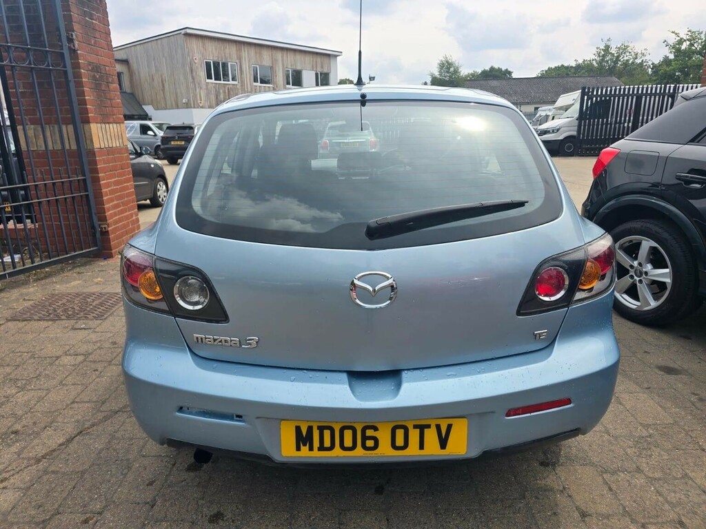 Mazda 3 06 Mazda Mazda3 1.6 Ts Hatchback Blue #7
