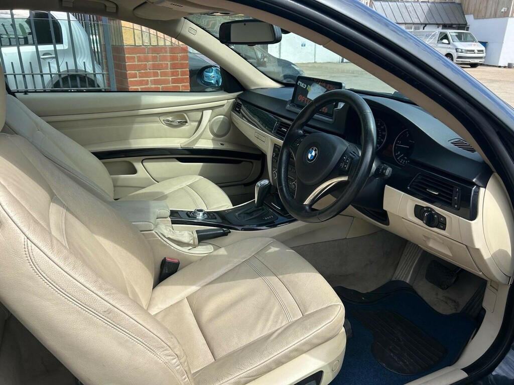 BMW 3 Series Estate Blue #17