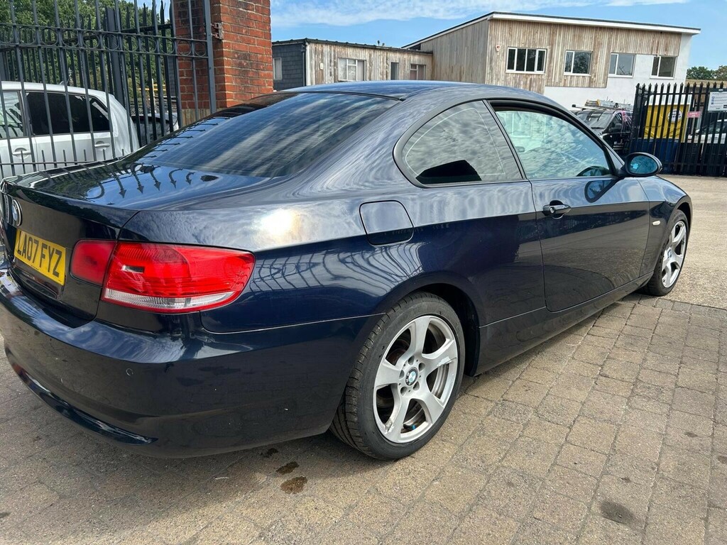 BMW 3 Series Estate Blue #6