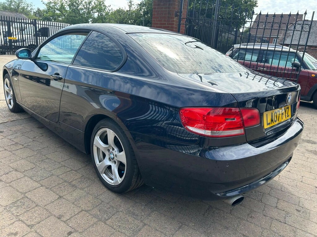 BMW 3 Series Estate Blue #5