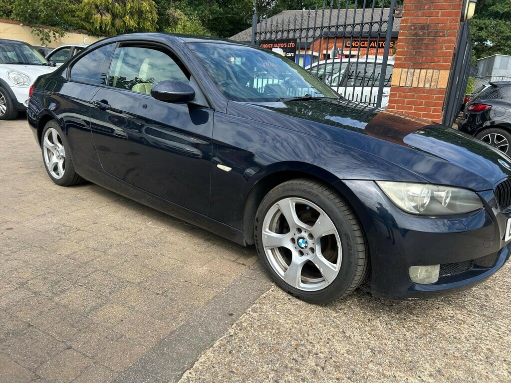 BMW 3 Series Estate Blue #2