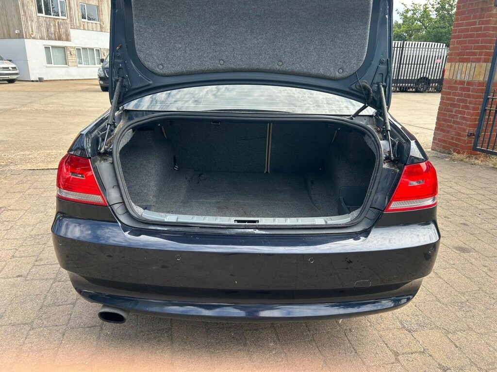 BMW 3 Series Estate Blue #9
