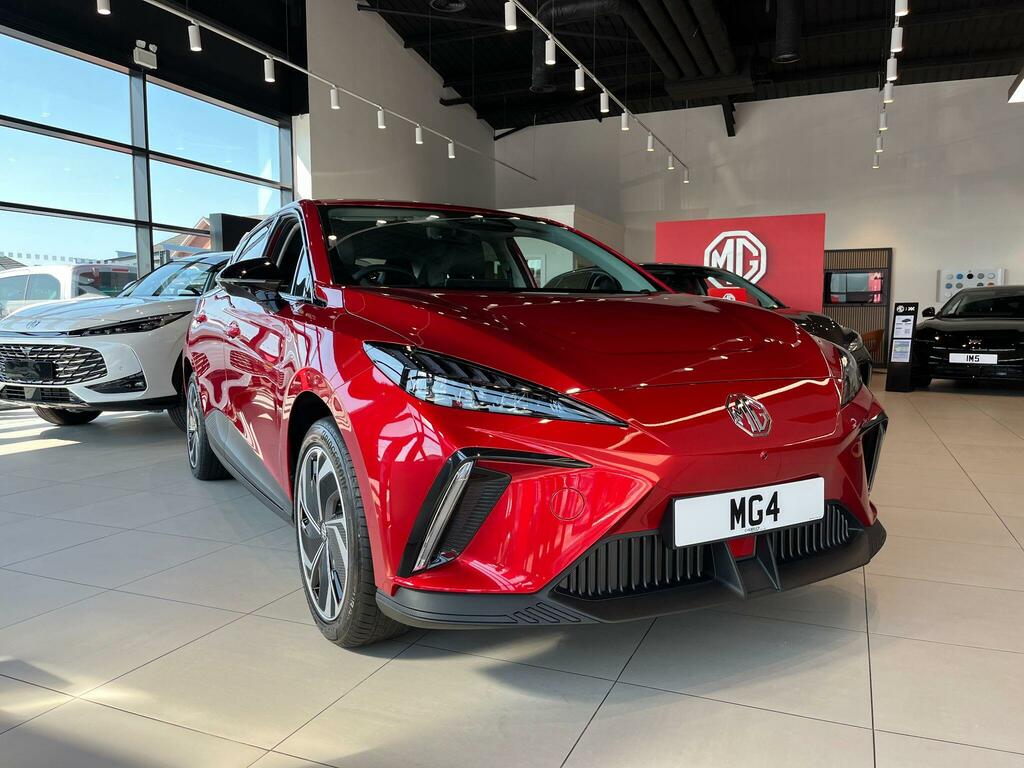 MG MG4 64Kwh Premium Long Range Red