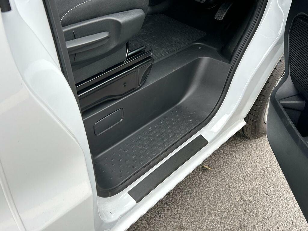 Nissan Primastar 2.0 Dci 30 Acenta L1 H1 Euro 6 Ss White #22