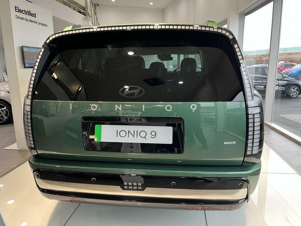 Hyundai Ioniq Estate Green #5