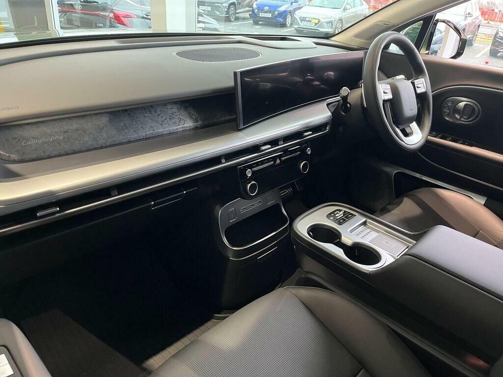 Hyundai Ioniq Estate Green #2