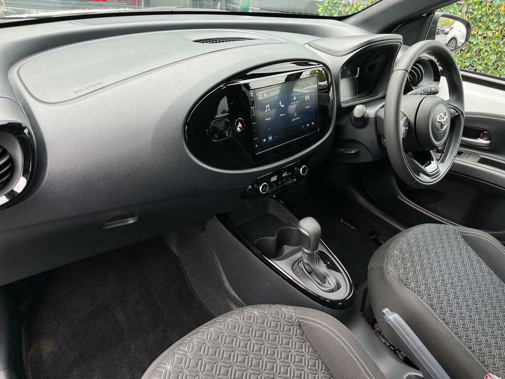 Toyota Aygo X 1.0 Vvt-i Edge Hatchback X-shift Euro 6 DA75OPX White #2