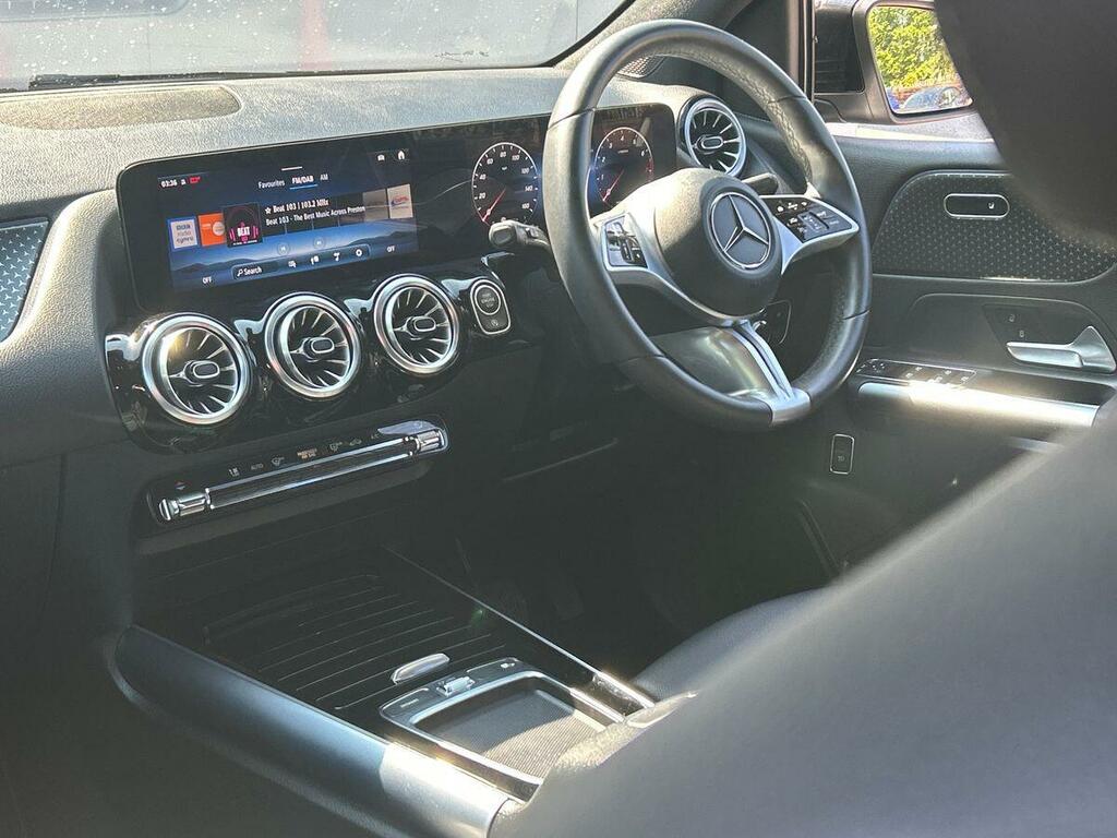 Mercedes-Benz B Class Hatchback Black #48