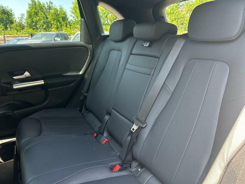Mercedes-Benz B Class Hatchback Black #18