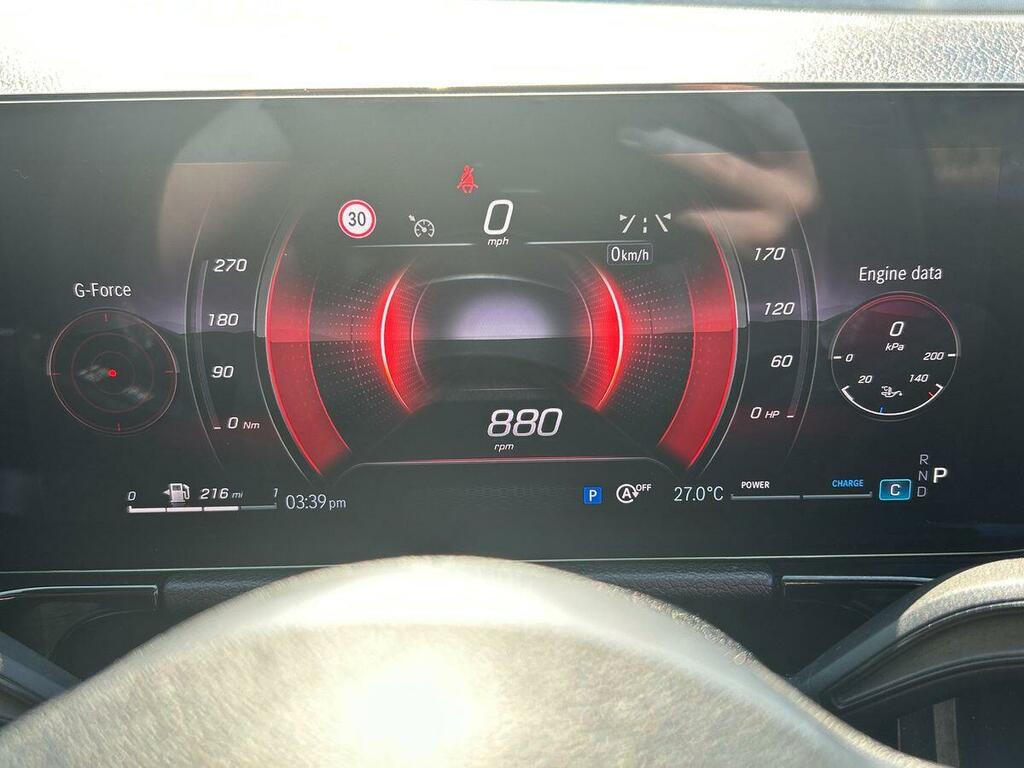 Mercedes-Benz B Class Hatchback Black #30