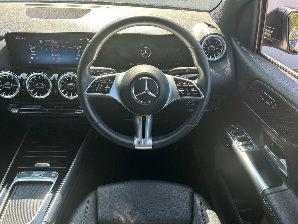Mercedes-Benz B Class Hatchback Black #17