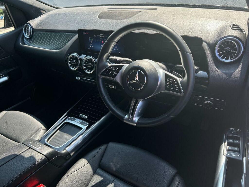 Mercedes-Benz B Class Hatchback Black #13