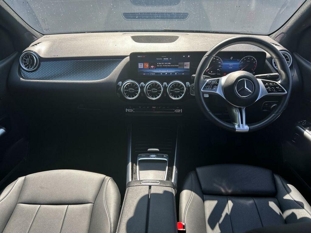 Mercedes-Benz B Class Hatchback Black #7