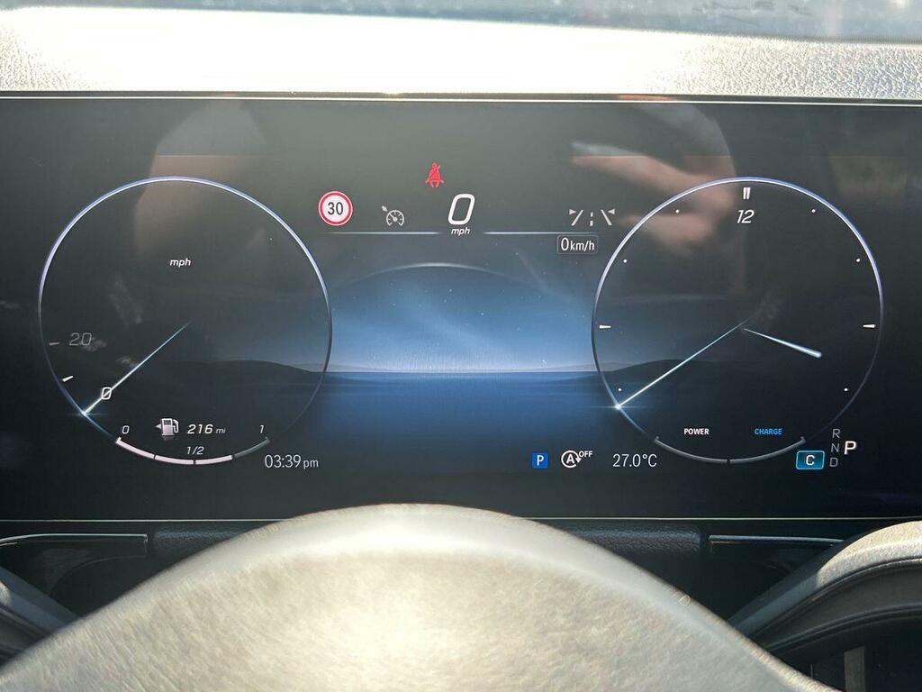 Mercedes-Benz B Class Hatchback Black #31