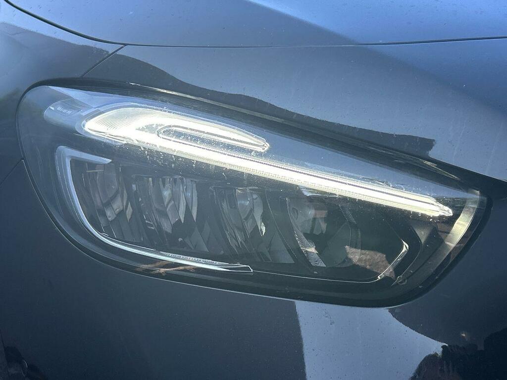 Mercedes-Benz B Class Hatchback Black #21