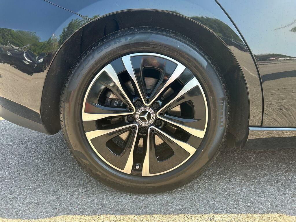 Mercedes-Benz B Class Hatchback Black #11