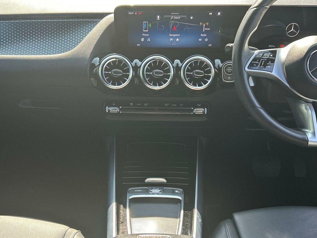 Mercedes-Benz B Class Hatchback Black #8