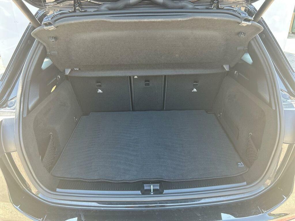 Mercedes-Benz B Class Hatchback Black #19