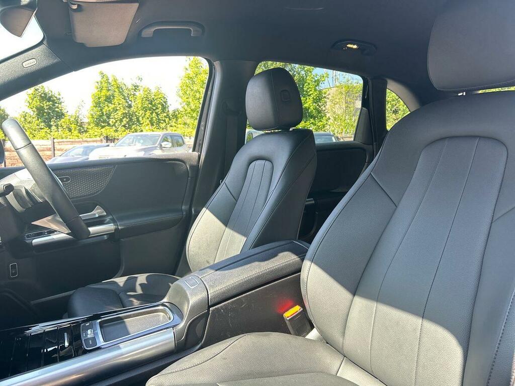 Mercedes-Benz B Class Hatchback Black #49