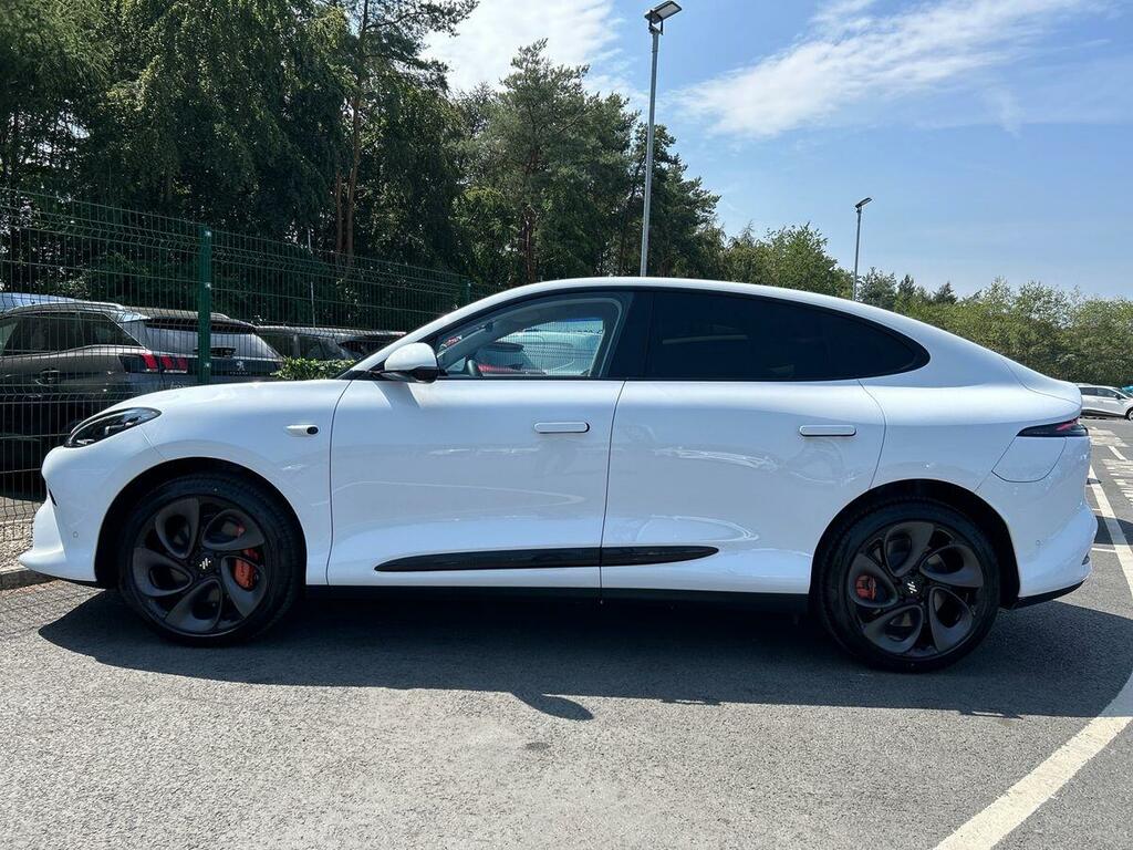 MG IM6 100Kwh Performance 4Wd White #6