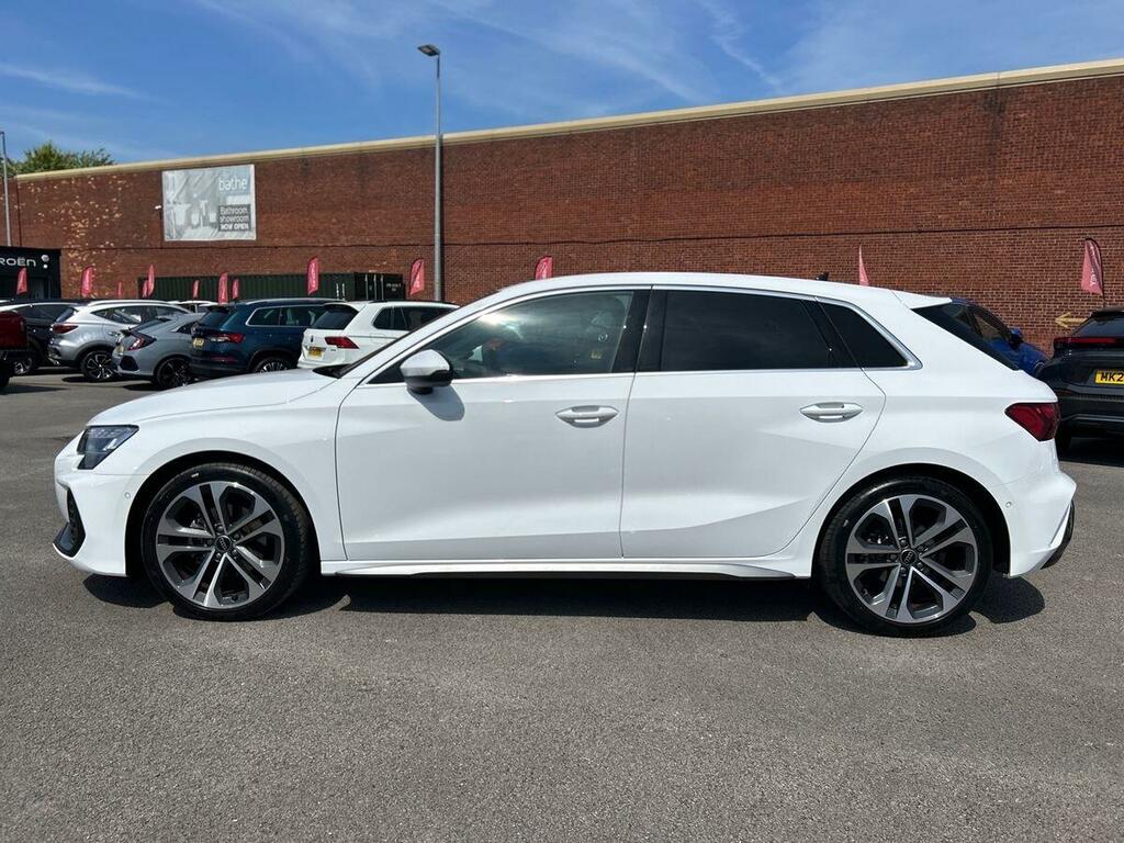 Audi A3 1.5 Tfsi 35 S Line Sportback S Tronic E White #6