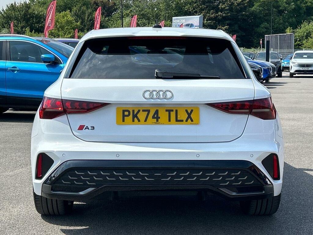 Audi A3 1.5 Tfsi 35 S Line Sportback S Tronic E White #5
