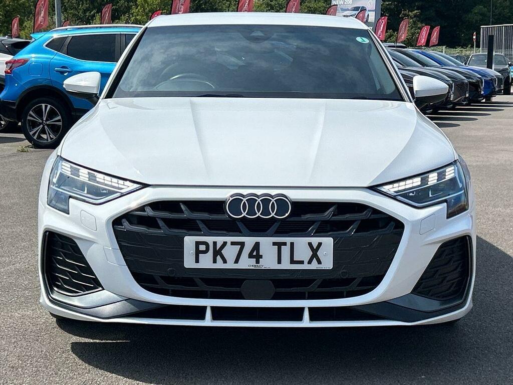 Audi A3 1.5 Tfsi 35 S Line Sportback S Tronic E White #4