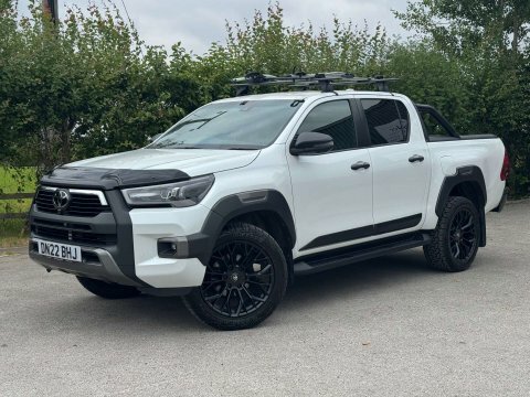 Toyota HILUX 2.8 Hi-lux Invincible DN22BHJ White #3