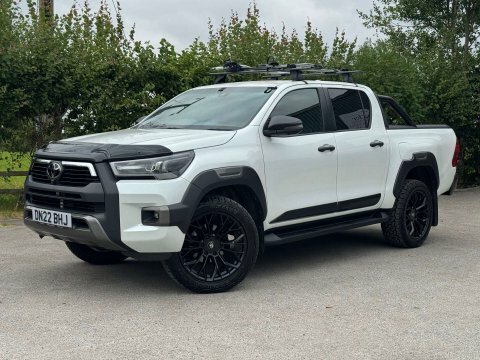 Toyota HILUX 2.8 Hi-lux Invincible DN22BHJ White #2