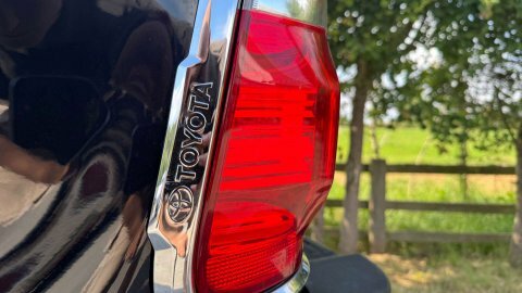 Toyota HILUX 3.0 Hilux Invincible Black #6