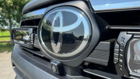 Toyota HILUX 2.8 Hilux Invincible Brown #3
