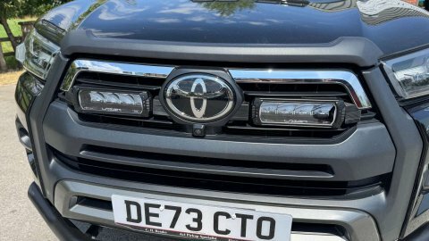 Toyota HILUX 2.8 Hi-luxury Invincible Black #4