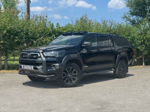 Toyota HILUX 2.8 Hi-luxury Invincible Black #3
