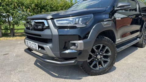 Toyota HILUX 2.8 Hi-luxury Invincible Black #6