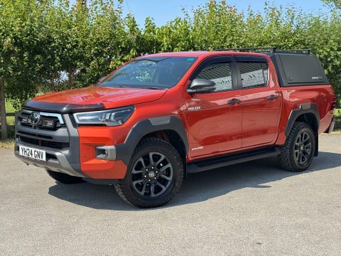 Toyota HILUX 2.8 Hilux Invincible Orange #2