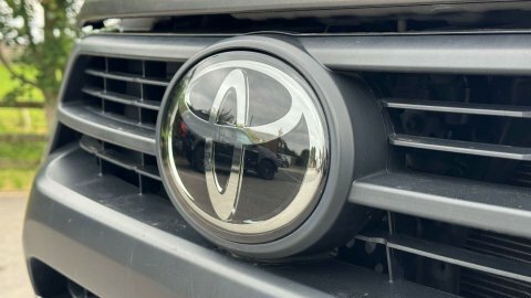 Toyota HILUX 2.4 Hilux Active White #4