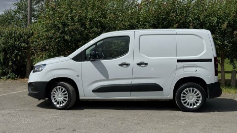 Toyota Proace City 1.5 Proace City White #2