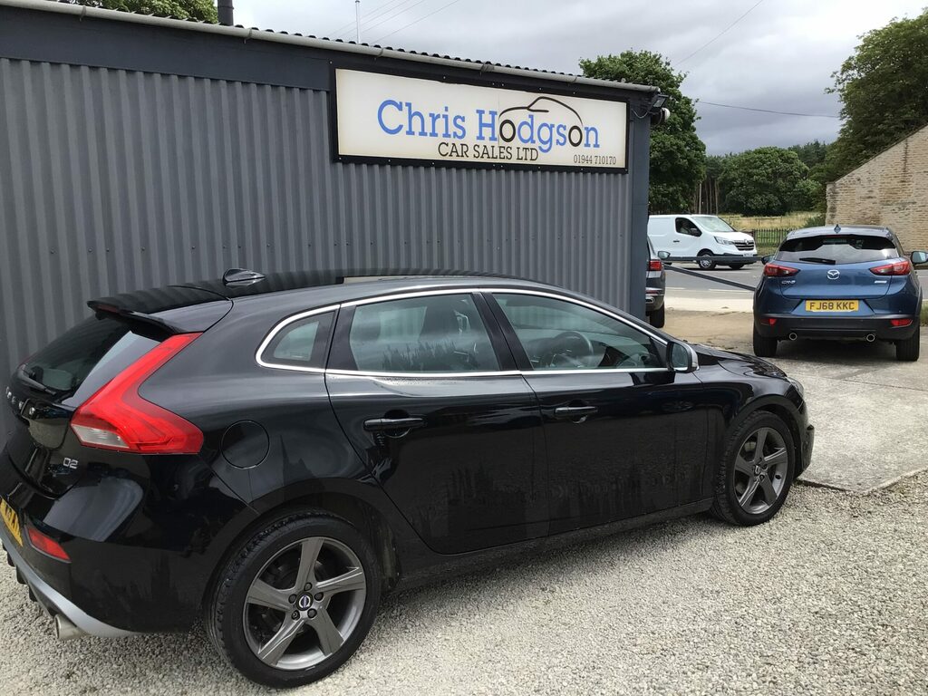 Volvo V40 R-design D2 2.0 118 Bhp 20 Road Tax Only Black #4