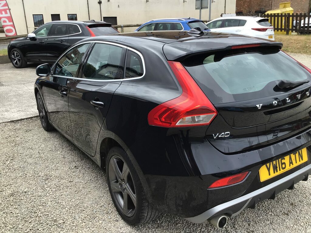 Volvo V40 R-design D2 2.0 118 Bhp 20 Road Tax Only Black #6