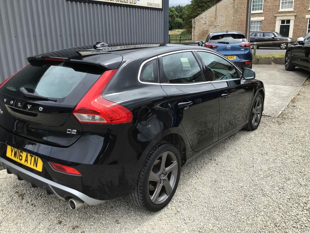 Volvo V40 R-design D2 2.0 118 Bhp 20 Road Tax Only Black #5