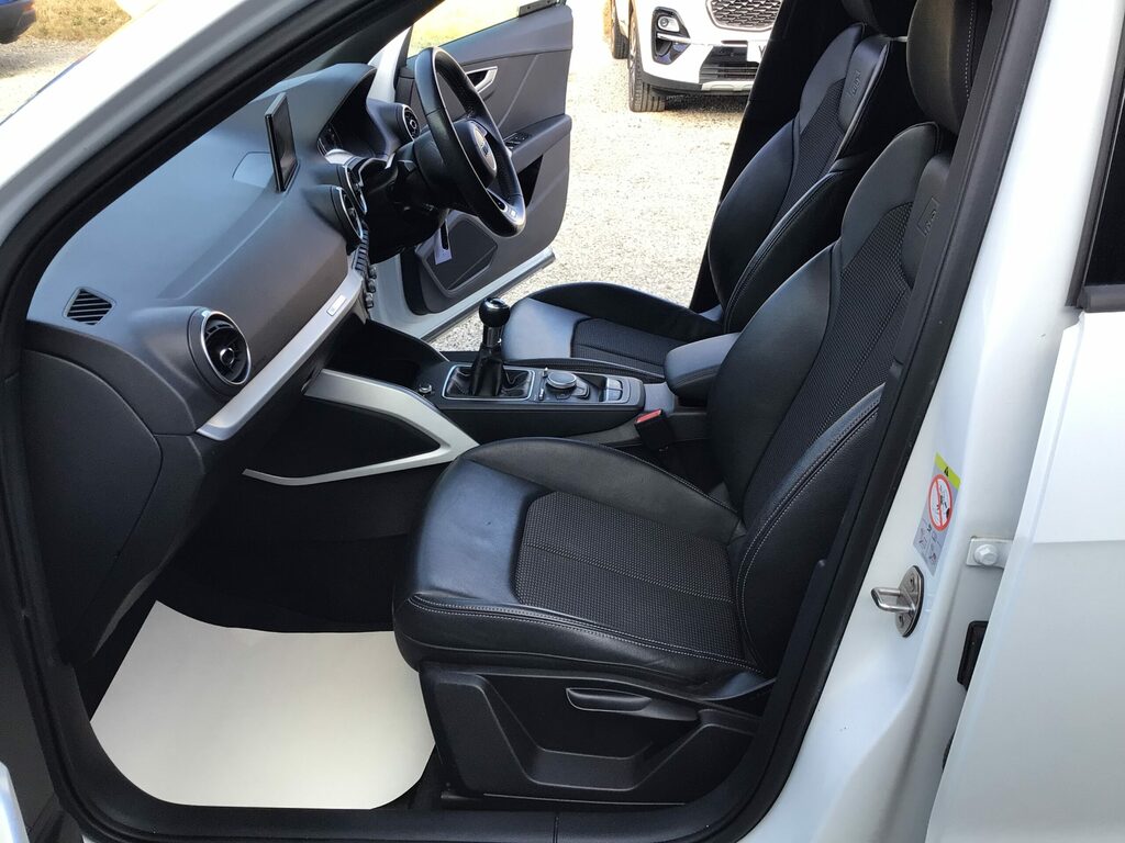 Audi Q2 35 Tfsi Black Edition S Tronic Grey #15