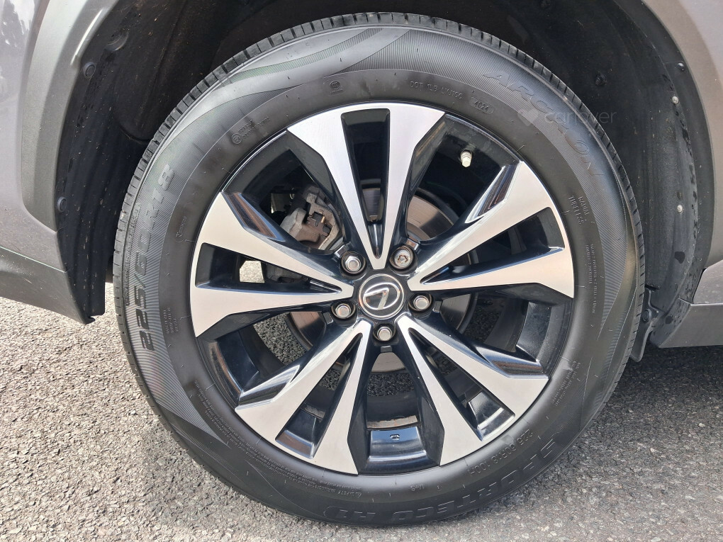 Lexus NX 2.5 300H Gpf Takumi Suv Hybrid E-cvt 4W Silver #15