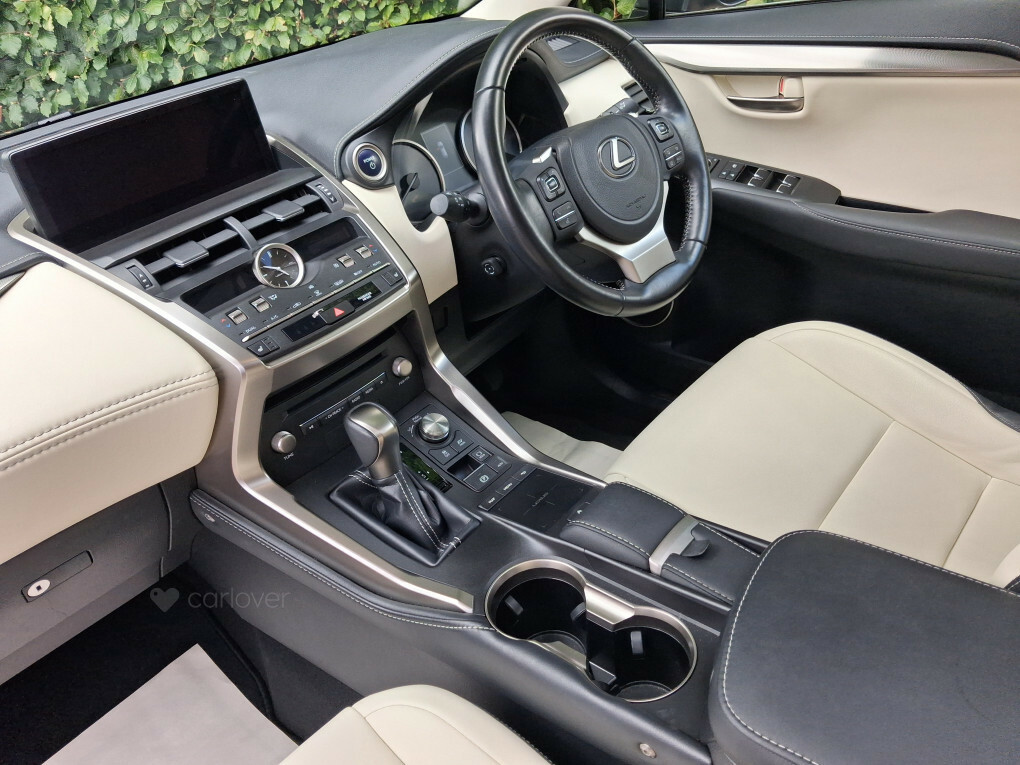 Lexus NX 2.5 300H Gpf Takumi Suv Hybrid E-cvt 4W Silver #18