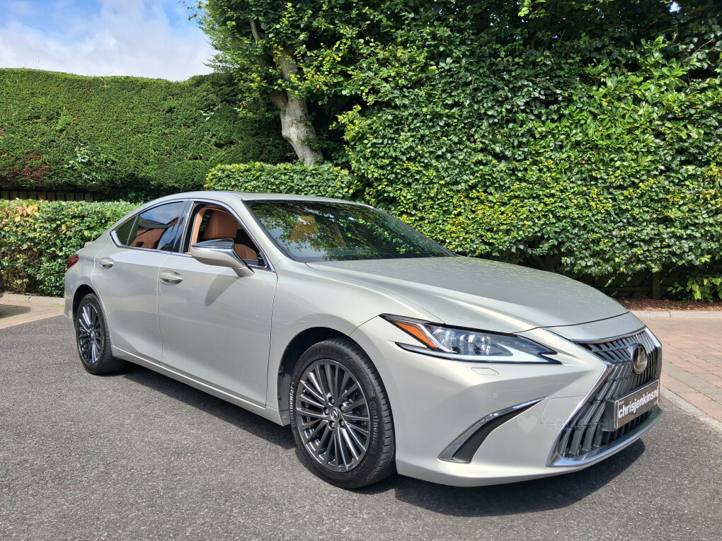 Lexus ES 300H 2.5 Cvt Premium Edtion Sunroof