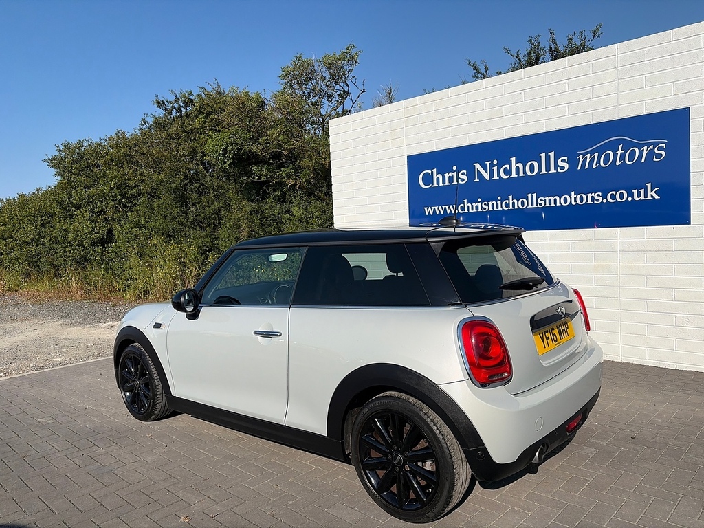 Mini Hatch Cooper White #2