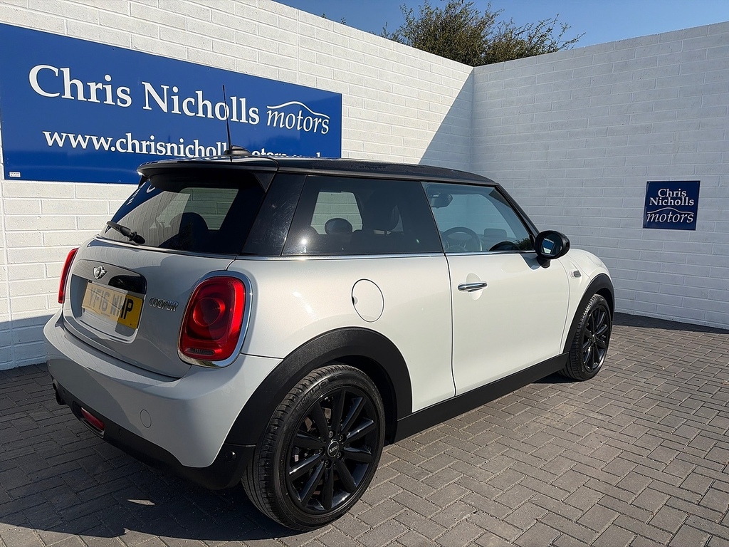 Mini Hatch Cooper White #3