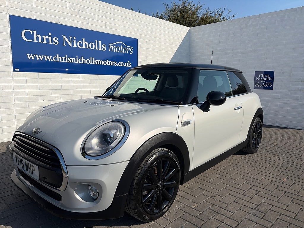 Mini Hatch Cooper White
