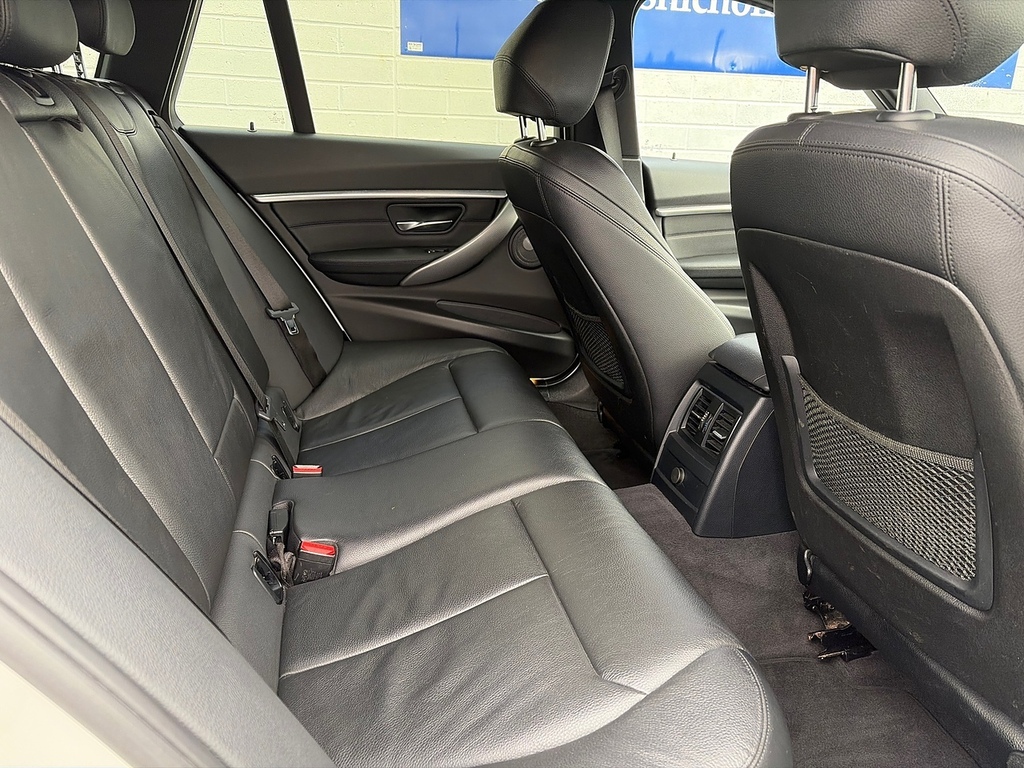 BMW 3 Series 318D M Sport Shadow Edition YE19LUS White #5